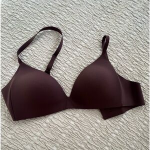 Lululemon Padded T-shirt bra/ Plum / 34B/ never worn as it is to small for me